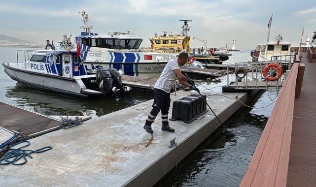 İzmir Körfezi'ndeki kirlilik sürüyor: Ne kadar sürede temizleneceği belli değil!