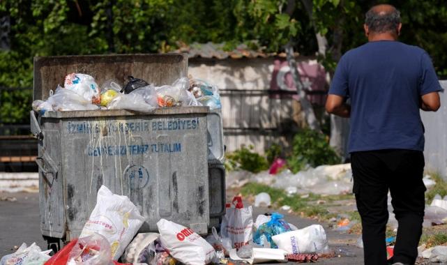 İzmir'de çöp dağları: Çiğli'de kötü koku ve kirlilik manzaraları