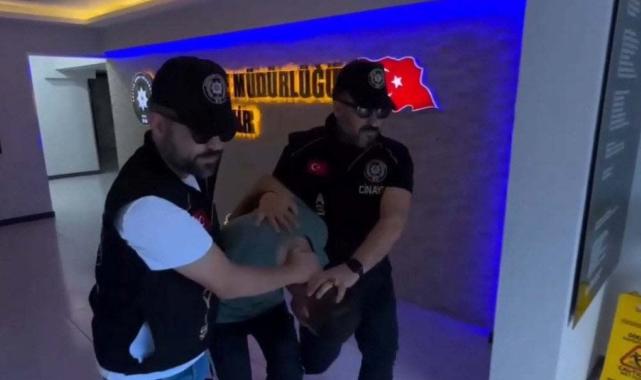 İzmir'de minibüs şoförünü aracında öldüren kişi tutuklandı