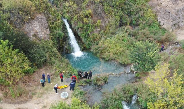 Kütahya'da iki çocuğunu boğulmaktan kurtardı, kendisi can verdi