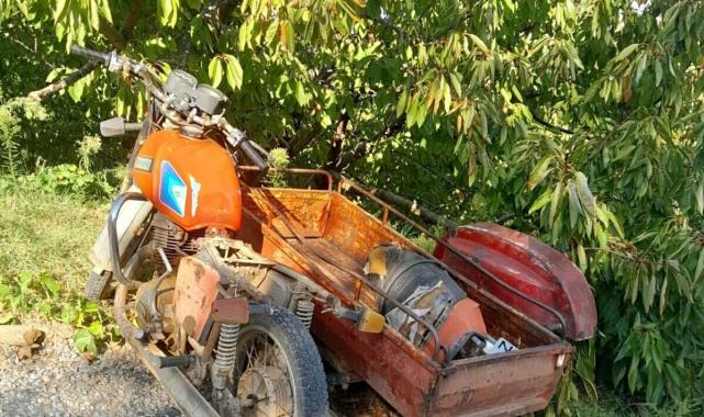 Manisa'da sepetli motosiklet şarampole devrildi
