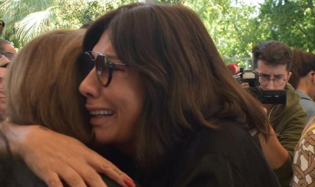 Metin Arolat, İzmir'de son yolculuğuna uğurlandı