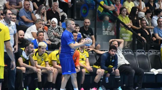 Nilüfer Belediyespor yoluna namağlup ediyor