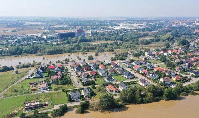 Polonya'da fırtınanın vurduğu bölgeler Bayraktar S ile izlendi