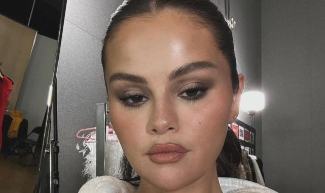 Selena Gomez'den seksi dans: Kendine hayran bıraktı