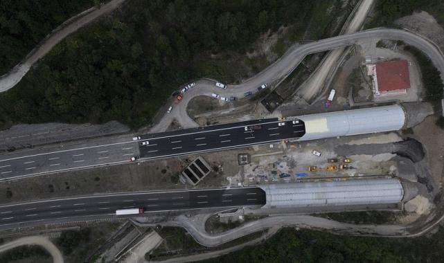 SON DAKİKA! Bolu Dağı Tüneli İstanbul yönü ulaşıma açıldı