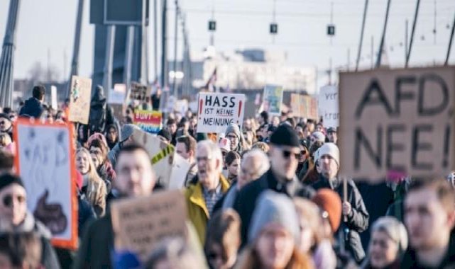 Almanya’daki yerel seçimlerde aşırı sağcı AfD Partisi’nden bir ilk