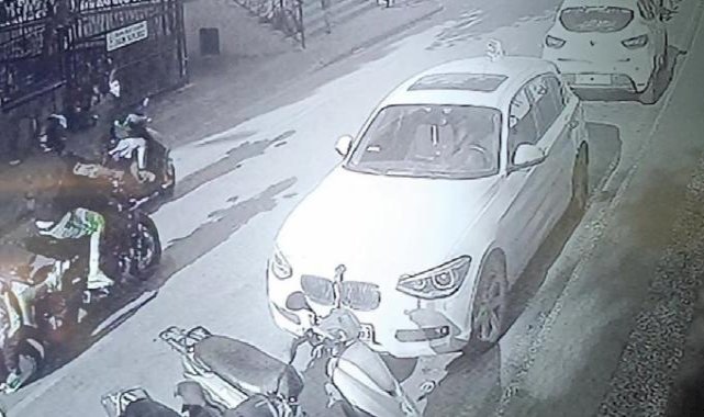 Antalya'da sürücünün tek teker şovu genç kızı hastanelik etti