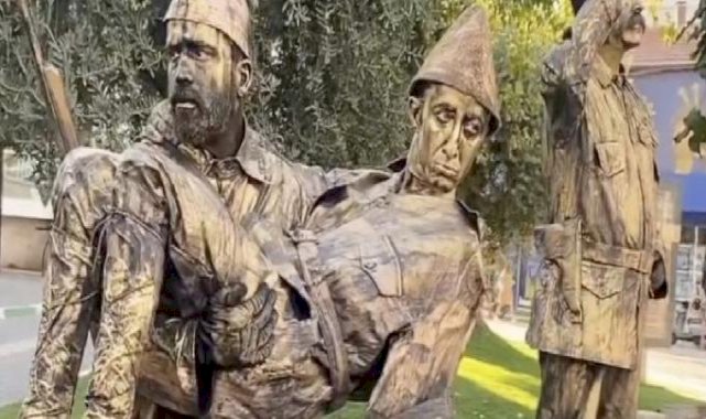 Bursa Büyükşehir Belediyesi'nin canlı heykelleri büyük ilgi gördü