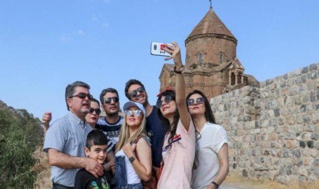 İranlı turistler, tatil ve alışveriş için Van'ı tercih ediyor