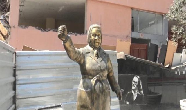 İstanbul'da Adile Naşit heykelinin zili çalındı