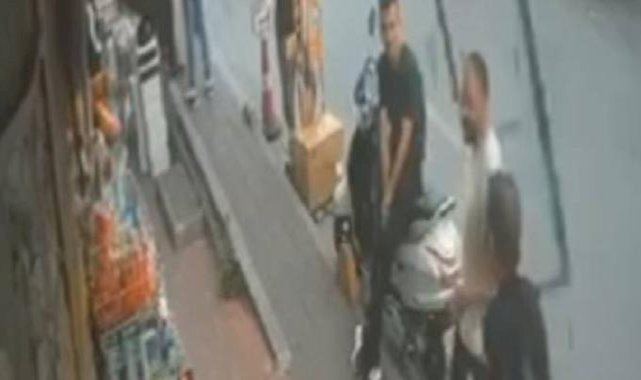 İstanbul'da kaldırımda sohbet ederken üzerine cam çerçeve düştü