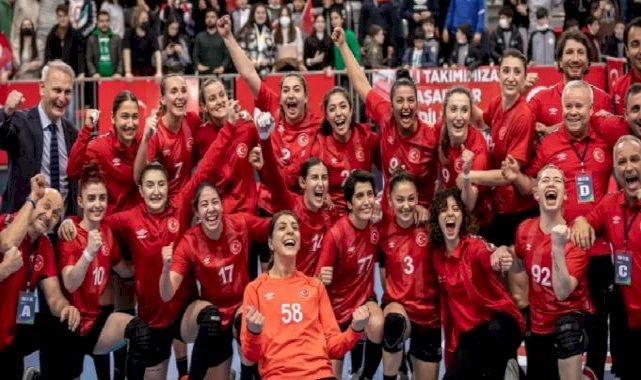 Prontotour, 'Kadın Hentbol Milli'lerin resmi sponsoru oldu