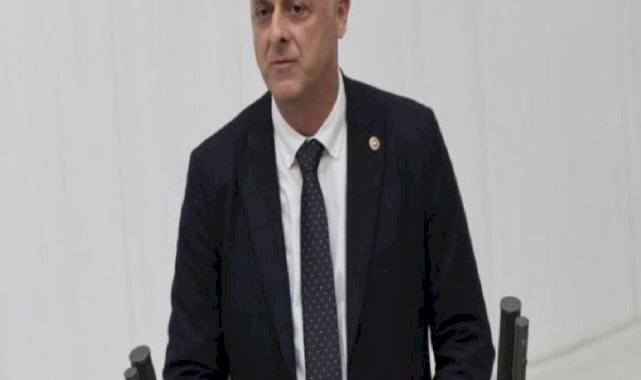 SON DAKİKA! İyi Parti'de yaprak dökümü: Ümit Özlale istifa etti