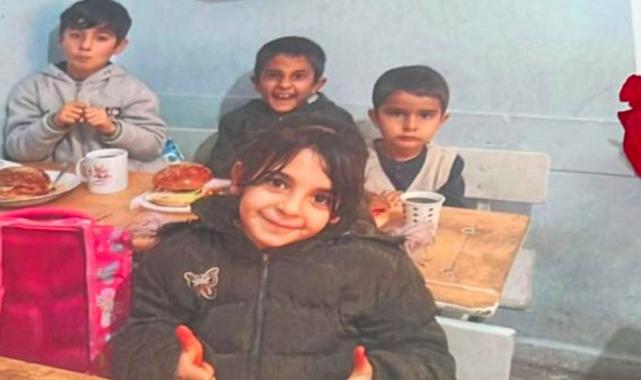 Toprağa verilen Narin okulunda anıldı