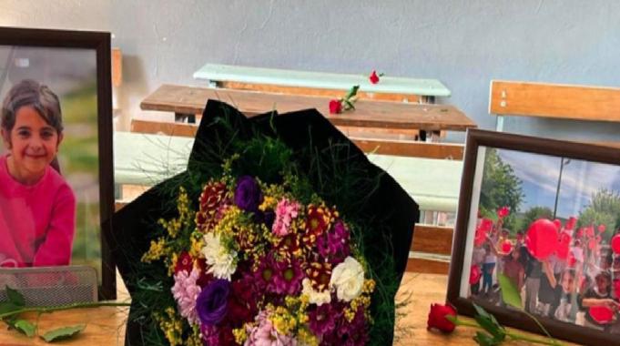 Toprağa verilen Narin okulunda anıldı