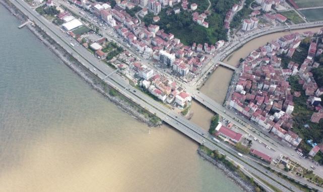 Trabzon'da sel sonrası Karadeniz'in rengi değişti