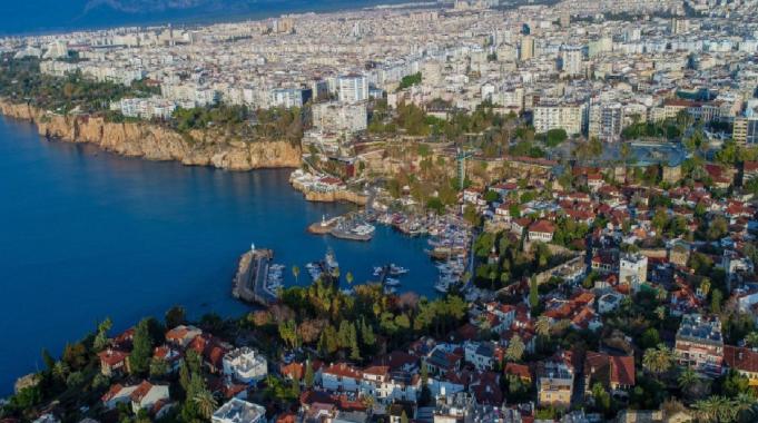 Yabancıların gayrimenkule ilgisi azaldı: Konutlar elde kaldı