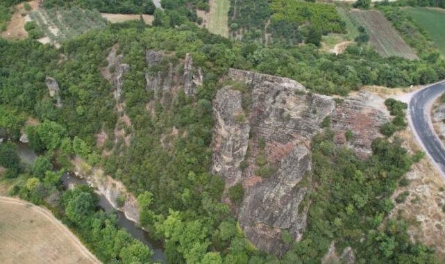 Yalova'da eşini uçurumdan iten şüpheli hakim karşısında çıktı