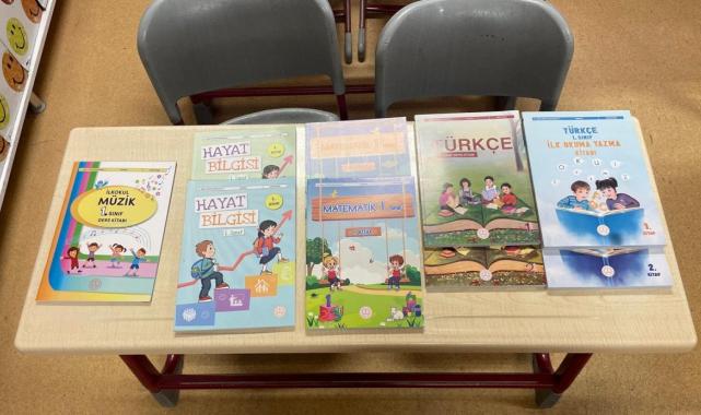 Yeni müfredata uygun ders kitapları okullara ulaştı