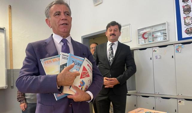 Yeni müfredata uygun ders kitapları okullara ulaştı