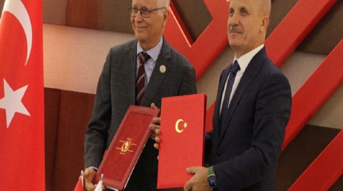 YÖK Başkanı Erol Özvar imzayı attı: Türkiye&#039;ye daha fazla Afrikalı öğrenci gelecek
