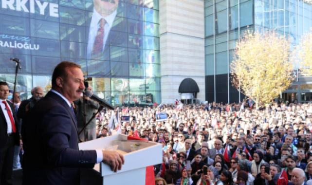 158. parti oldu... Anahtar Parti'den ilk mesajları verdi