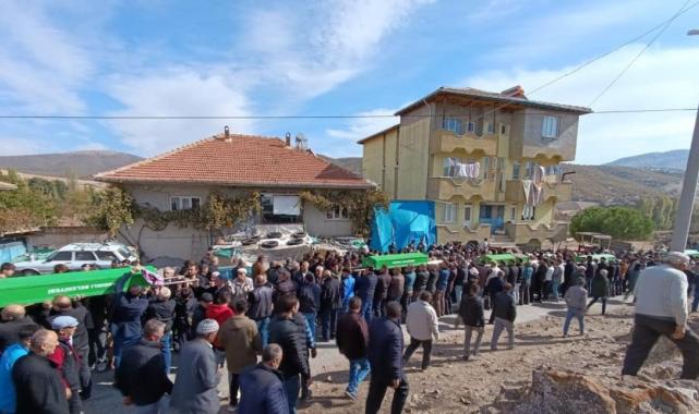 Afyonkarahisar’da 1 köyden aynı gün 5 cenaze çıktı