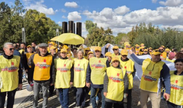 Aile Hekimliği çalışanları yönetmelik taslağının geri çekilmesi için Ankara’da miting düzenledi