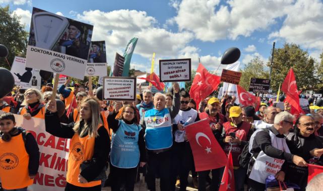Aile Hekimliği çalışanları yönetmelik taslağının geri çekilmesi için Ankara’da miting düzenledi