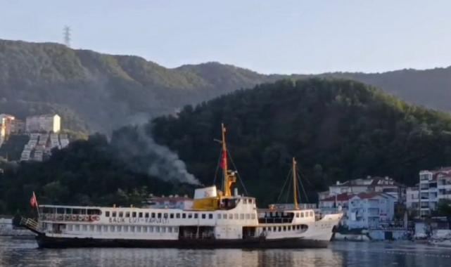 Amasra'da çapası hasar gören restoran vapur plajda karaya vurdu
