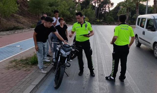 Antalya'da ehliyetsiz yakalandı: Cezadan kaçamadı