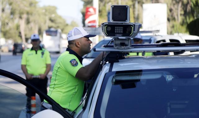 Antalya'da yapay zekalı radarla hız tespiti