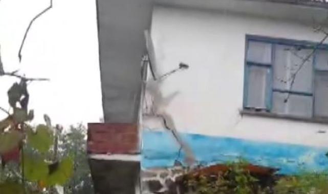 Artvin'de heyelan riski nedeniyle 8 ev boşaltıldı