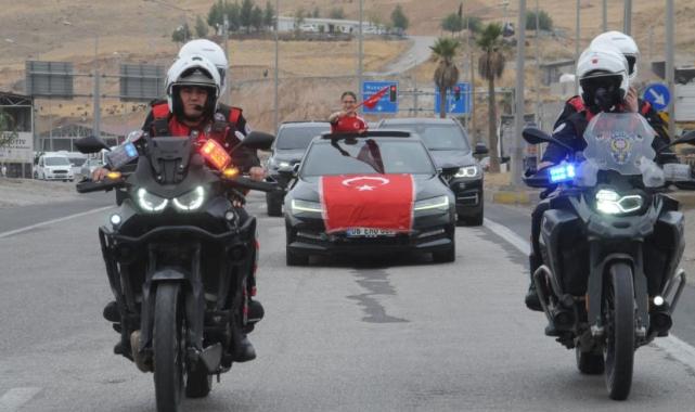 Avrupa şampiyonu Nurselen Yalgettekin'e Cizre'de görkemli karşılama