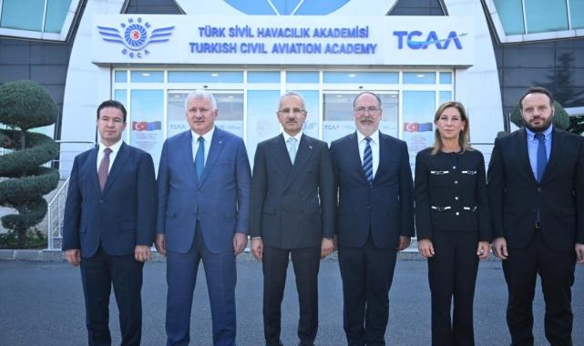 Bakan Uraloğlu'ndan 12 yeni iç hat müjdesi: Ekim sonunda başlıyor