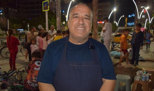 Batman'da bisikleti çalınan çiğköfte ustasına Vali Canalp ve Bakan Yerlikaya'dan hediye