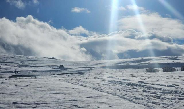 Bayburt'un köylerinde kar yağışı