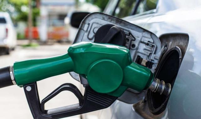 Benzine bir zam daha geliyor