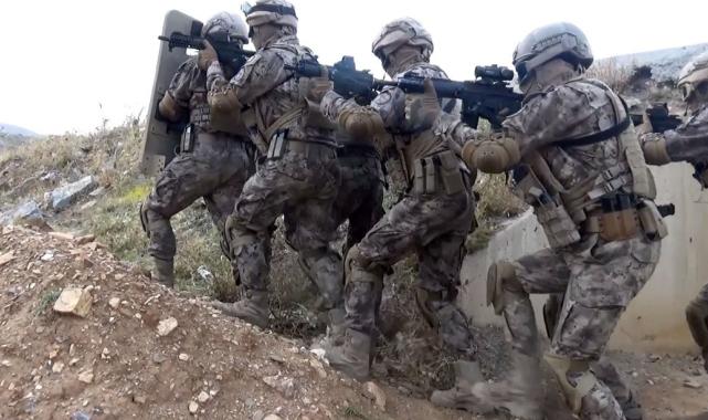 Bitlis'te Polis Özel Harekat timlerinin göreve hazırlanma süreci