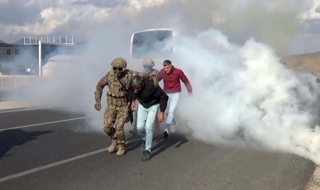 Bitlis'te Polis Özel Harekat timlerinin göreve hazırlanma süreci