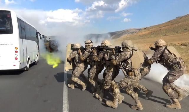 Bitlis'te Polis Özel Harekat timlerinin göreve hazırlanma süreci