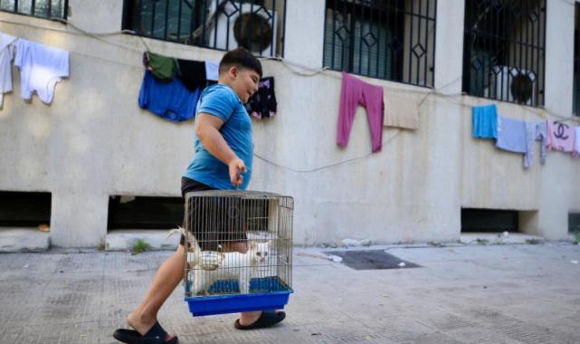 BM: Lübnan'da son 3 haftada 400 bin çocuk yerinden edildi