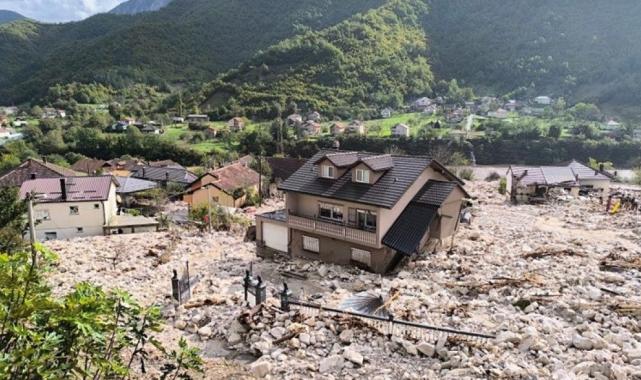 Bosna Hersek'te etkili olan sel felaketi için 1 günlük yas ilan edildi