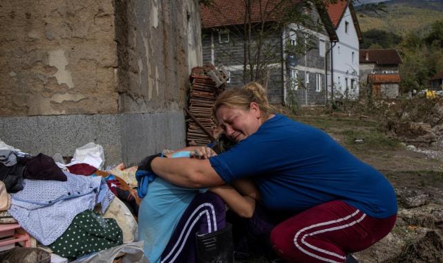 Bosna Hersek'te sel felaketi: Türkiye uzattığı yardım eliyle yaraları sarıyor