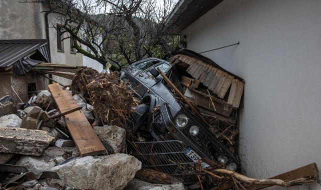 Bosna Hersek'te sel felaketi: Türkiye uzattığı yardım eliyle yaraları sarıyor