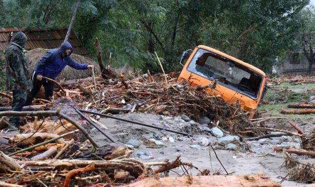 Bosna Hersek'te sel felaketi: Türkiye uzattığı yardım eliyle yaraları sarıyor
