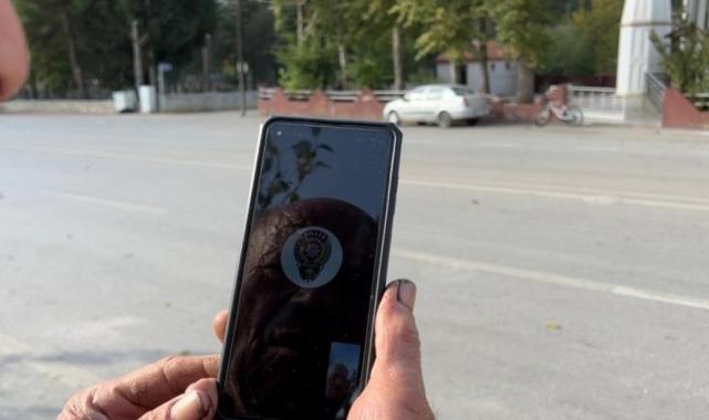 Burdur'da telefon dolandırıcılarının istediği parayı karakola götürdü: Son anda kurtuldu