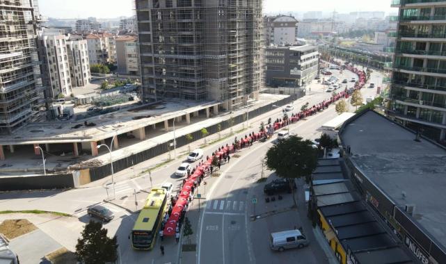 Bursa'da öğrencilerden teröre lanet yürüyüşü
