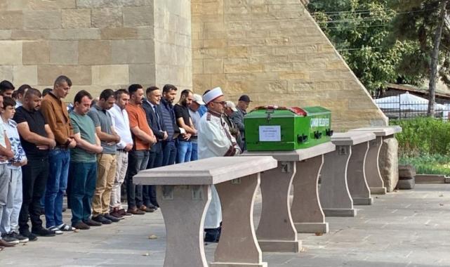 Çankırı'da eşi tarafından öldürülen kadın son yolculuğuna uğurlandı